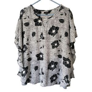 Cocomo Top 2X Floral Black White Overlay Attached Tank Flowy Rhinestone Keyhole